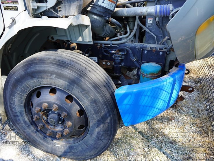 2007-freightliner-business-class-m2-106-image-28