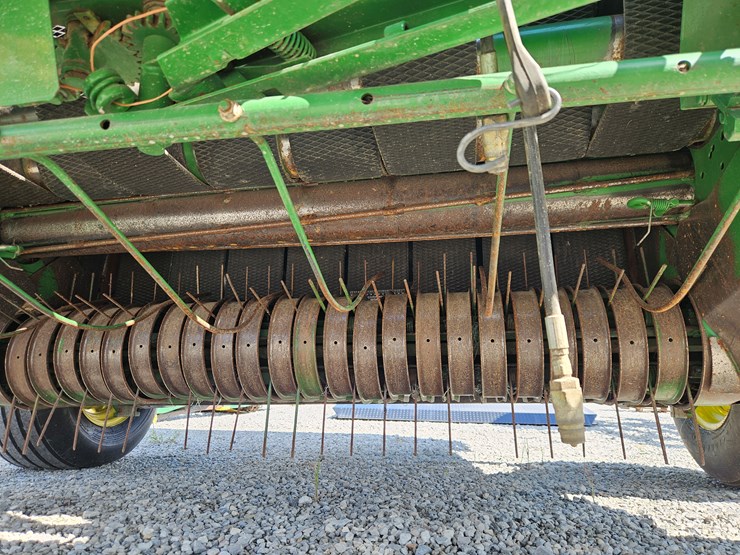 2005-john-deere-567-image-6