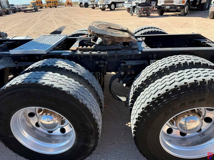 2013-kenworth-t660-image-11