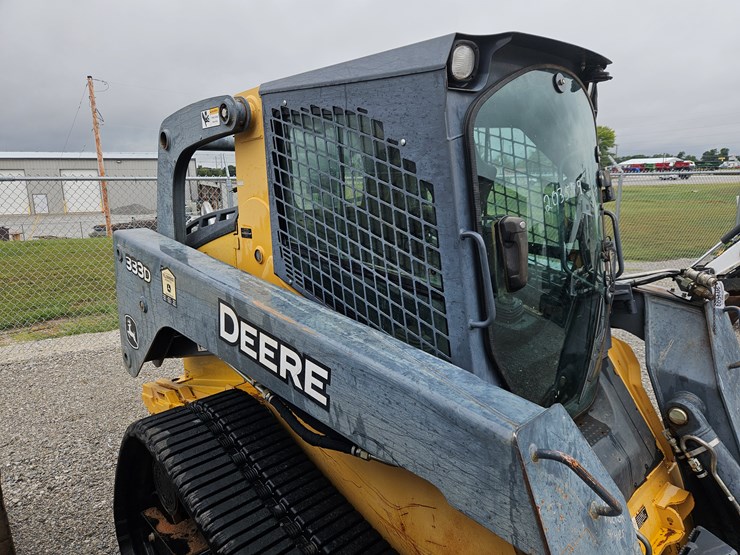 2011-deere-333d-image-21