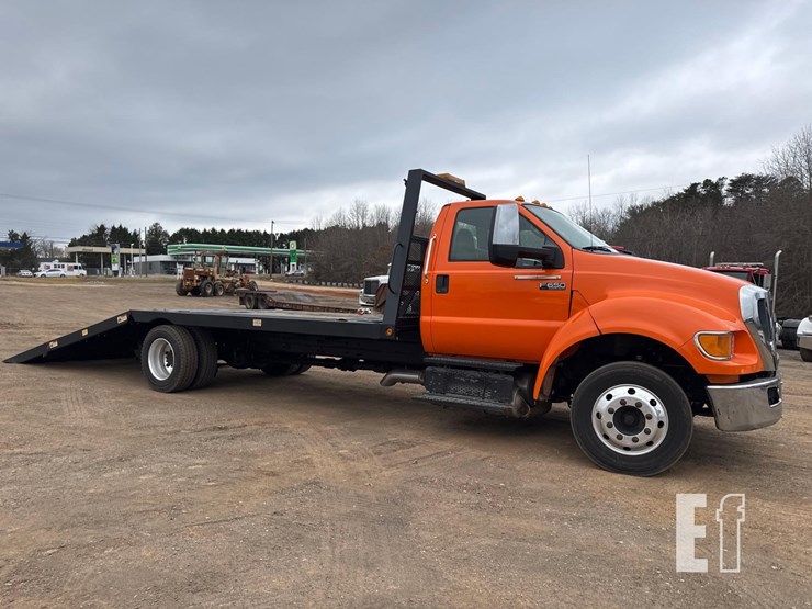 2012-ford-f650-sd-image-1