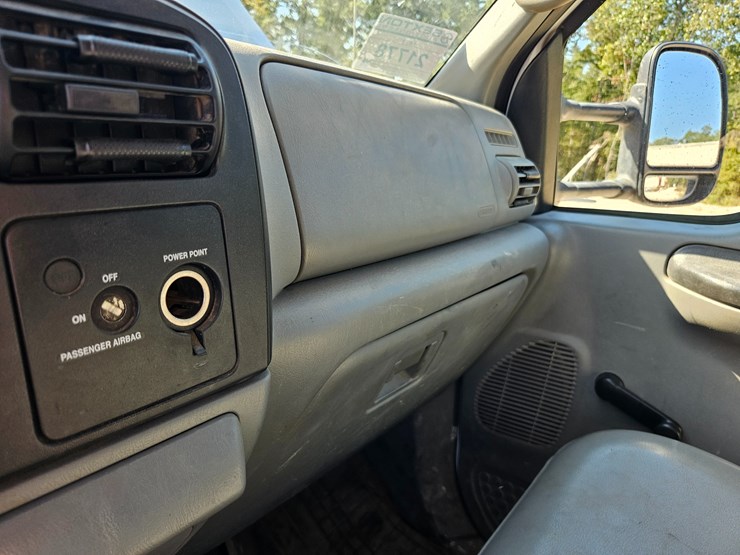 2006-ford-f350-image-40