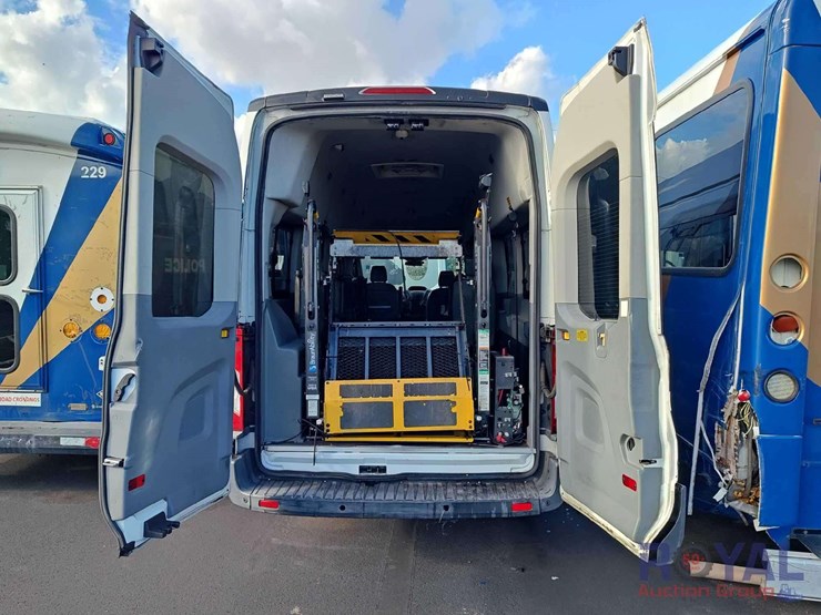 2017-ford-transit-image-22