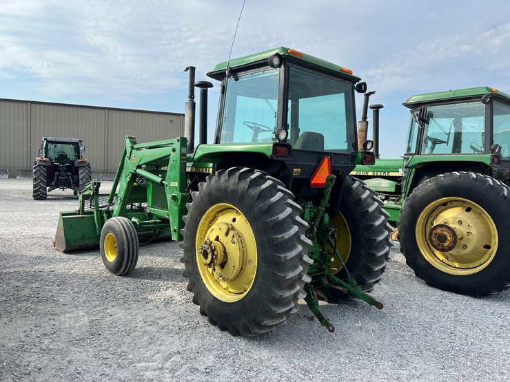 1988-john-deere-4050-image-11