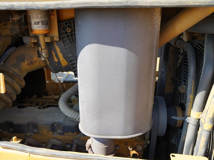 2007-caterpillar-d6n-lgp-image-32