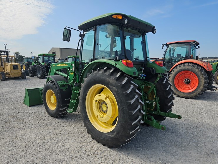 2010-john-deere-6115d-image-15