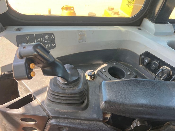 2018-caterpillar-d6t-lgp-image-30
