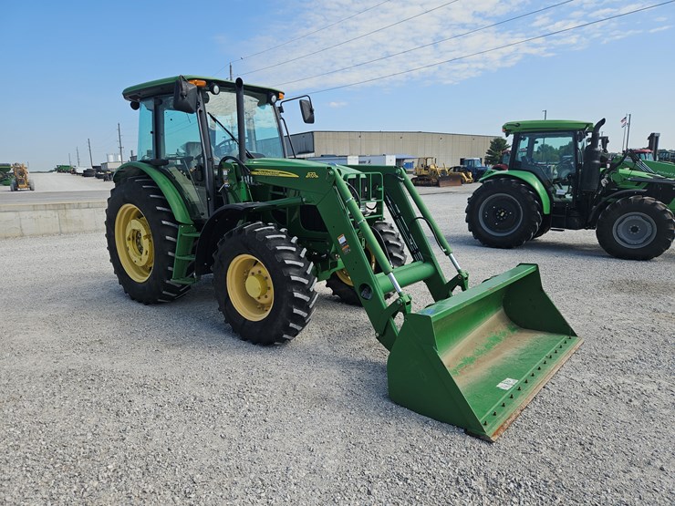 2010-john-deere-6115d-image-25