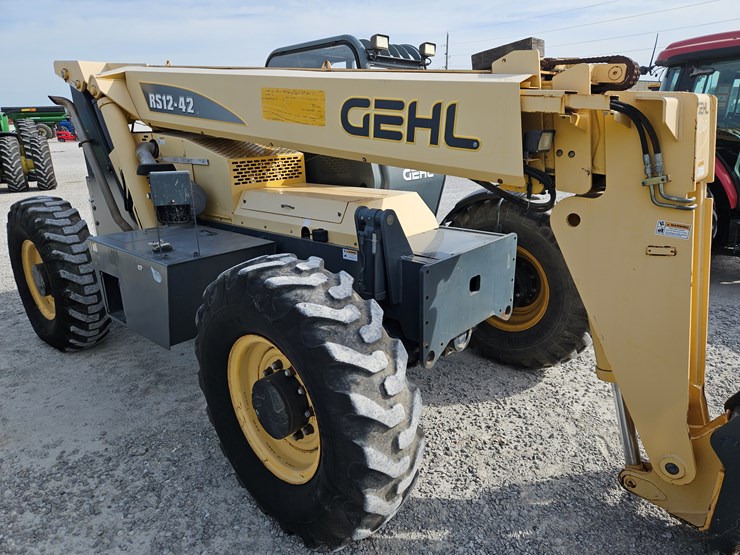 2014-gehl-rs12-42-image-20