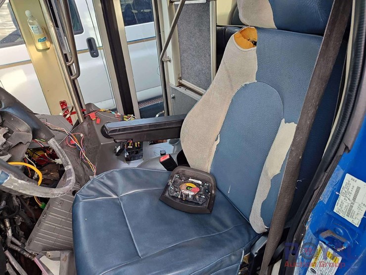 2016-ford-e450-image-13