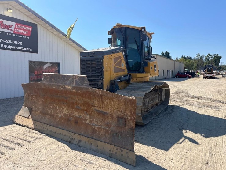 2021-deere-750l-image-2