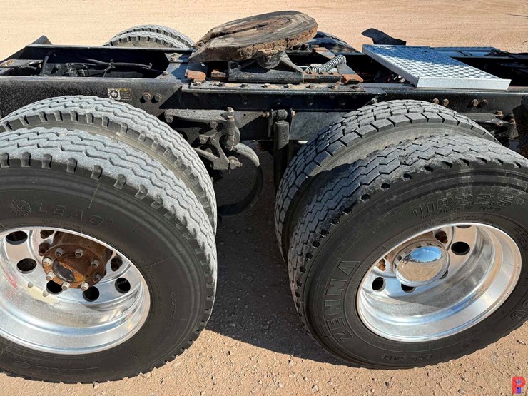 2013-kenworth-t660-image-9