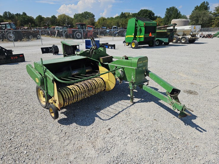 john-deere-24t-image-1