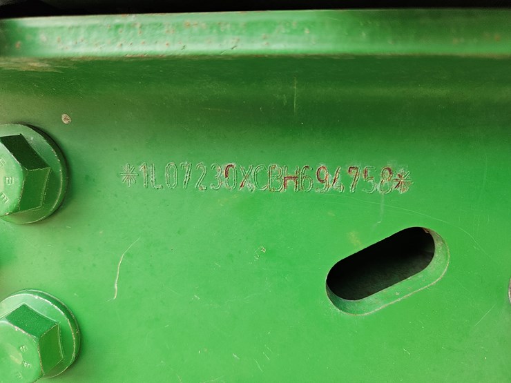 2011-john-deere-7230-image-23