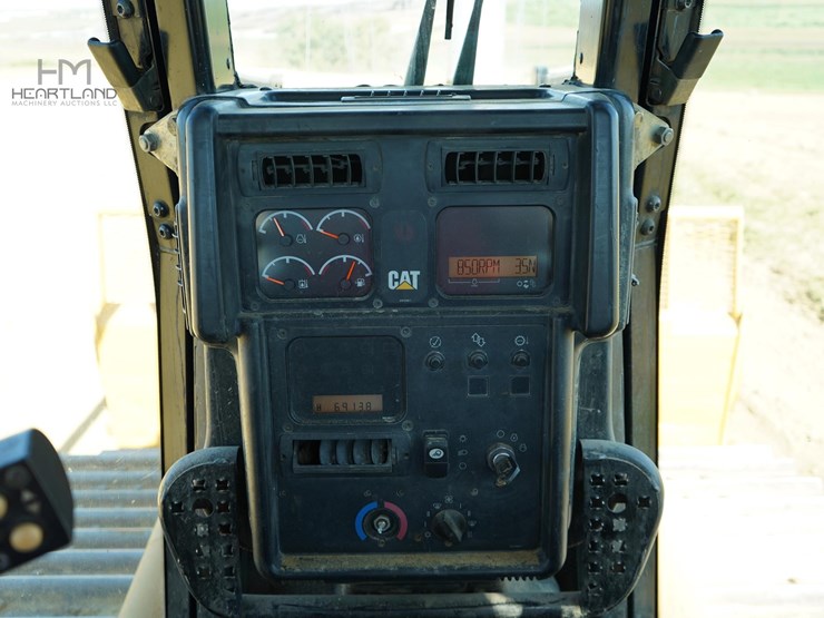 2007-caterpillar-d6n-lgp-image-23