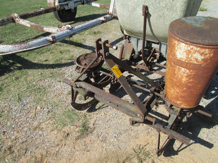 #29515-•-ford-2-row-planter-image-16