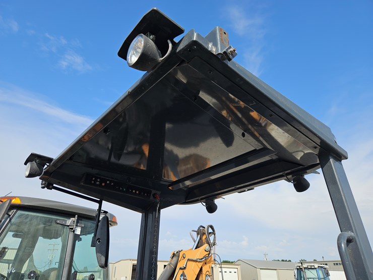 deere-204l-image-9