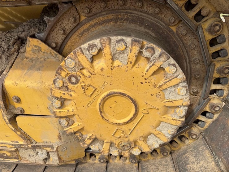 2016-caterpillar-d3k2-lgp-image-10