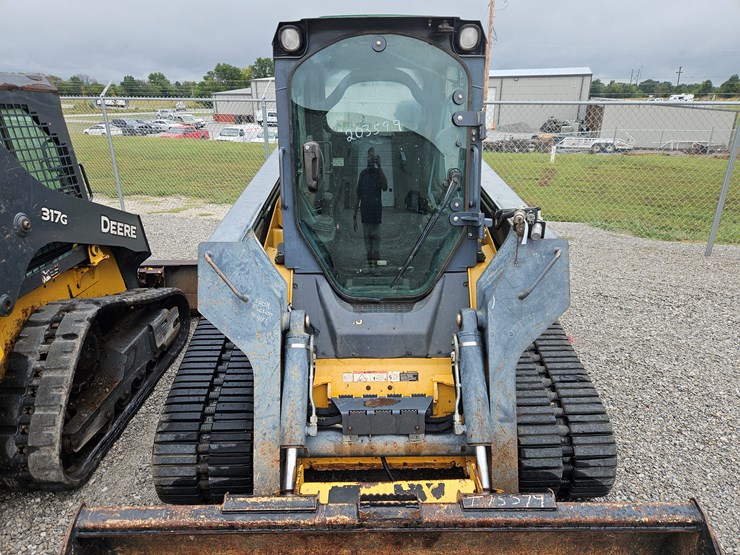 2011-deere-333d-image-4