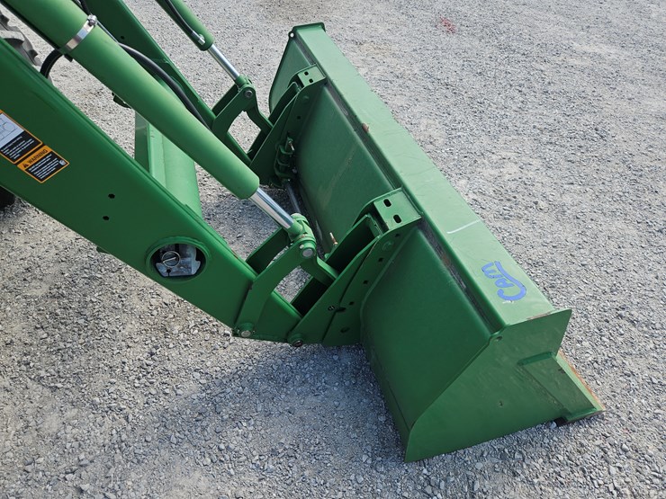 2010-john-deere-6115d-image-24