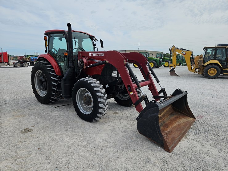 2015-case-ih-farmall-140a-image-24