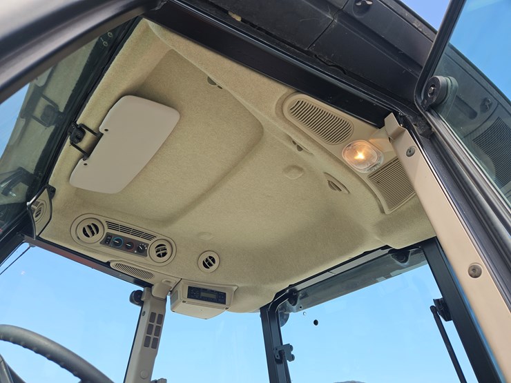 2010-john-deere-6115d-image-8