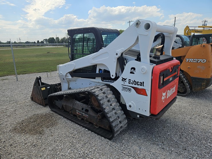 2020-bobcat-t870-image-16
