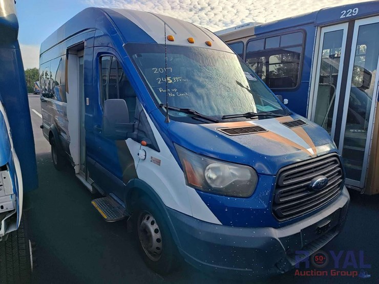 2017-ford-transit-image-2