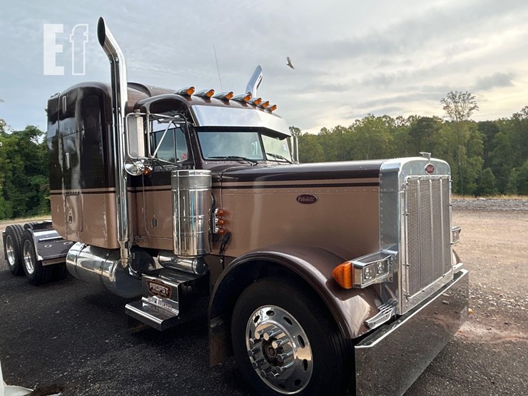 2000-peterbilt-379-image-2