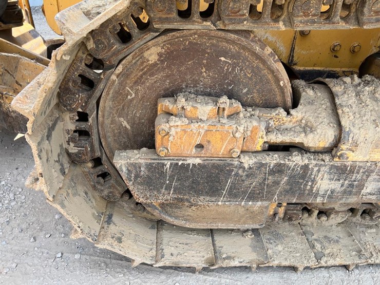 deere-750c-image-13
