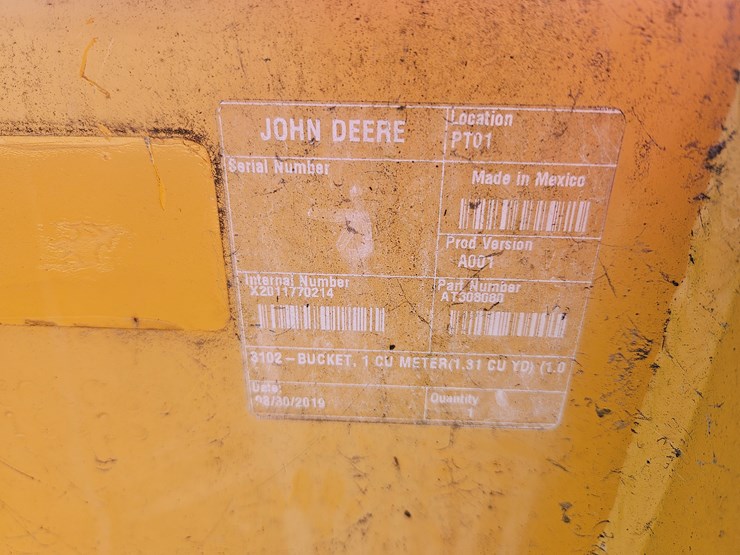 #203721-•-john-deere-3102-smooth-bucket-image-5