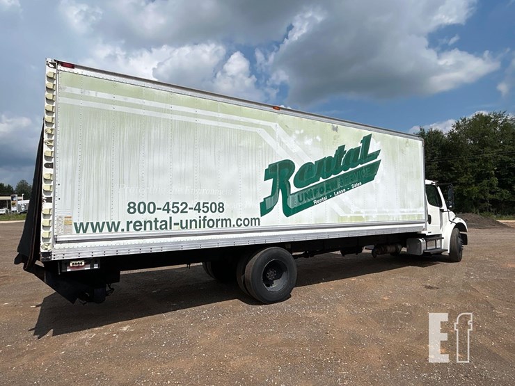 2005-freightliner-business-class-m2-106-image-3