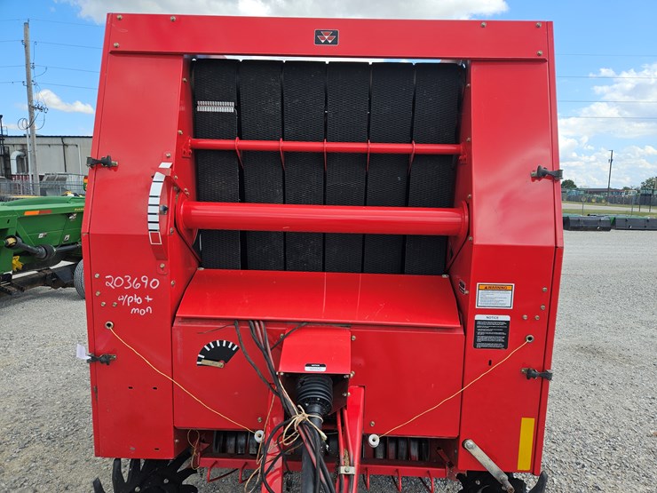 2006-massey-ferguson-1745-image-3