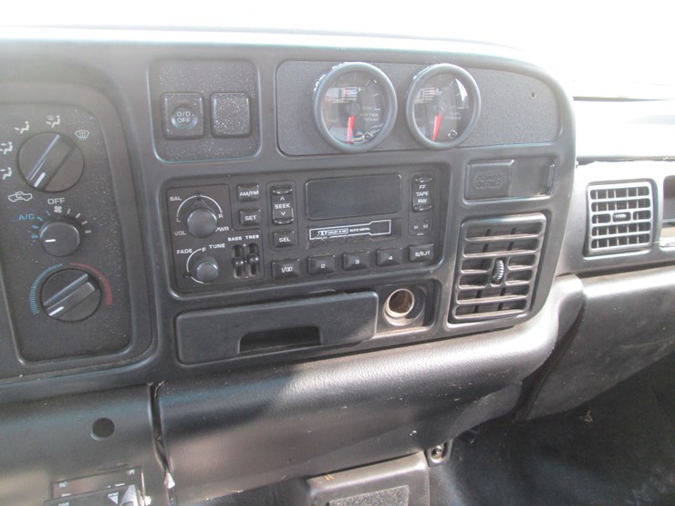 1997-dodge-3500-image-30