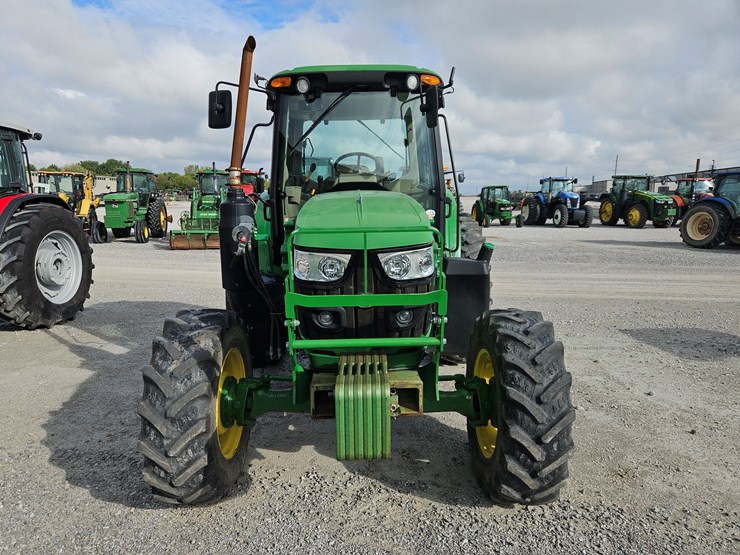 2019-john-deere-6110m-image-2