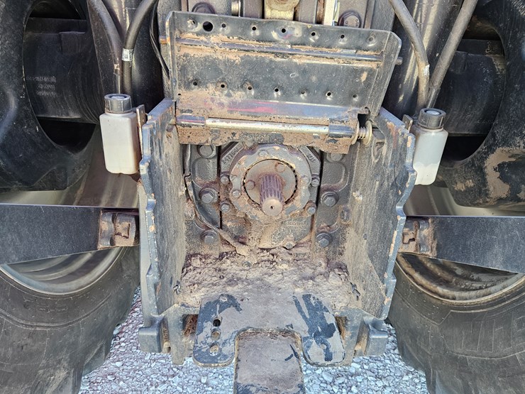 2019-case-ih-magnum-310-image-16