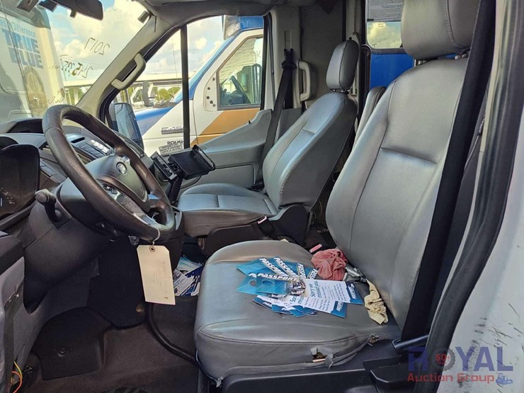 2017-ford-transit-image-24