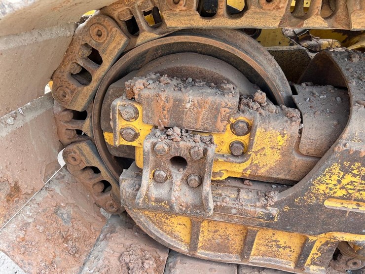 2017-komatsu-d51px-24-image-12