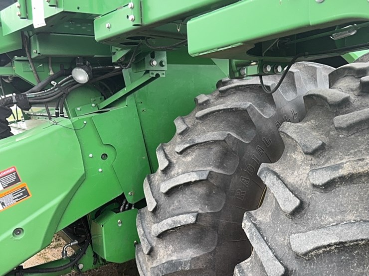 2013-john-deere-s690-image-43