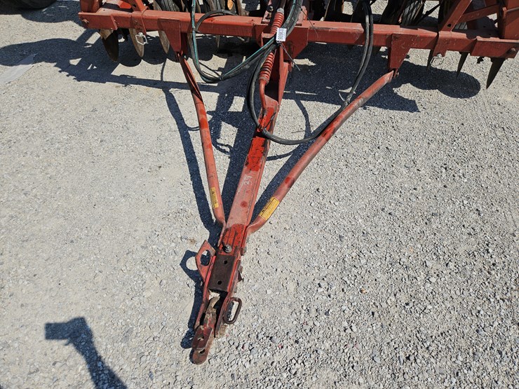 massey-ferguson-820-image-2