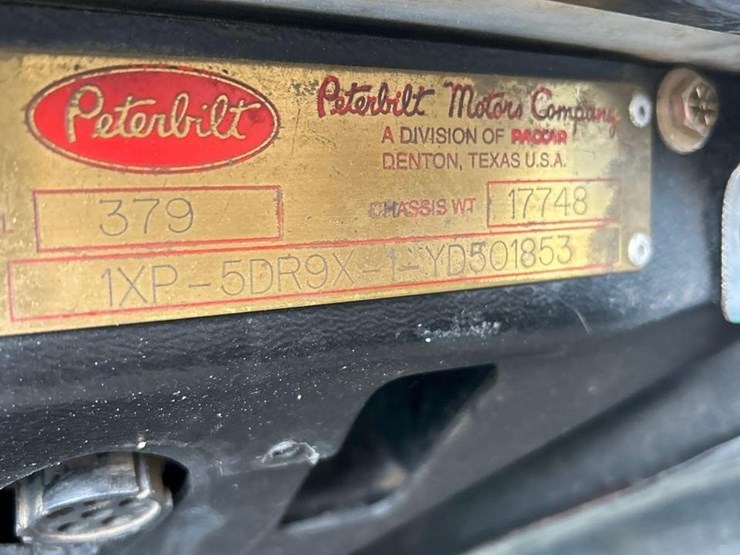 2000-peterbilt-379-image-51