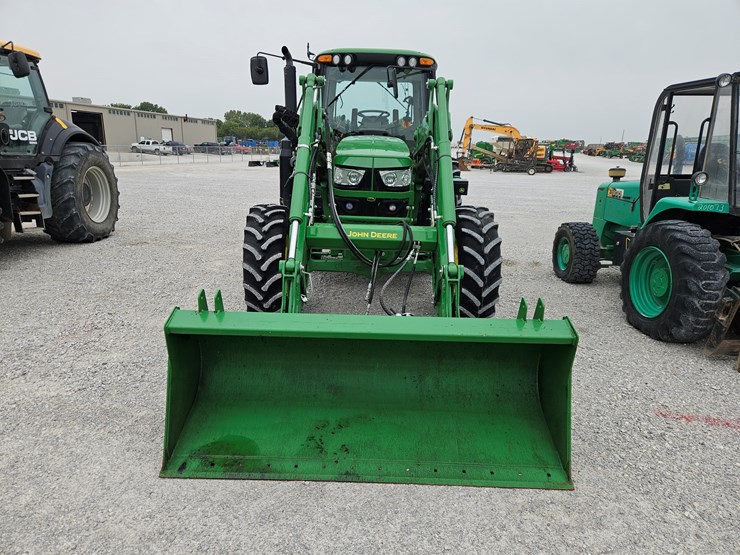 2017-john-deere-6130m-image-2