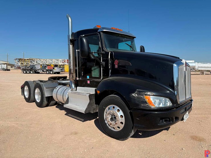 2013-kenworth-t660-image-1