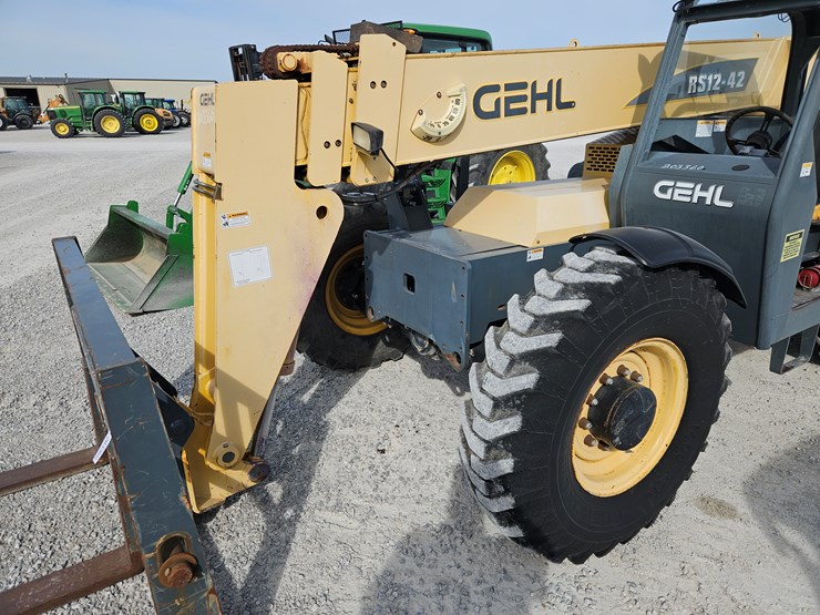 2014-gehl-rs12-42-image-4