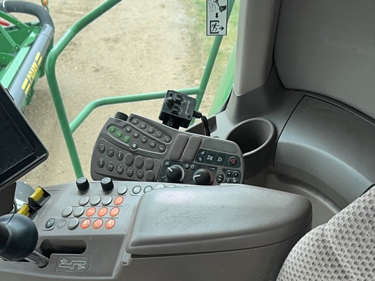 2013-john-deere-s690-image-53