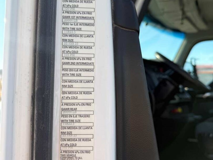 2024-kenworth-t880-image-14