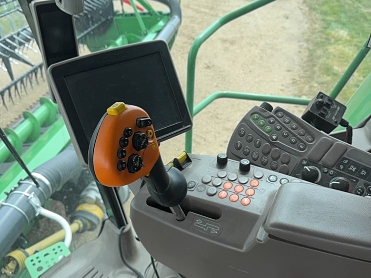 2013-john-deere-s690-image-54