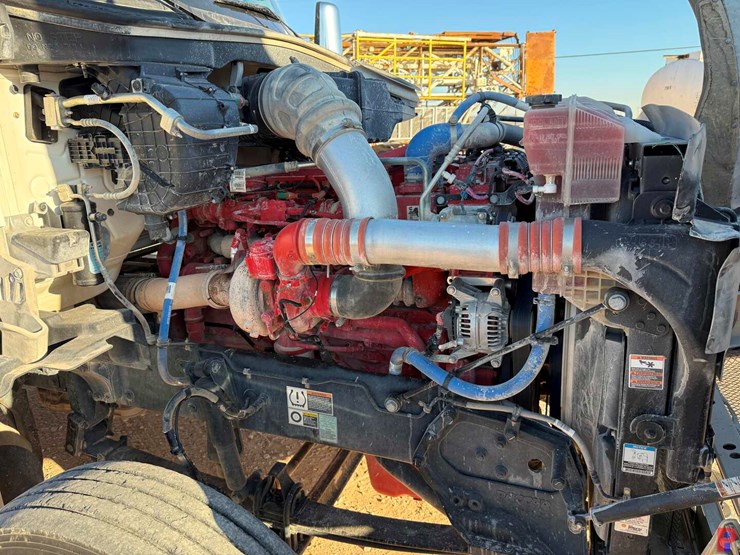 2024-kenworth-t880-image-21