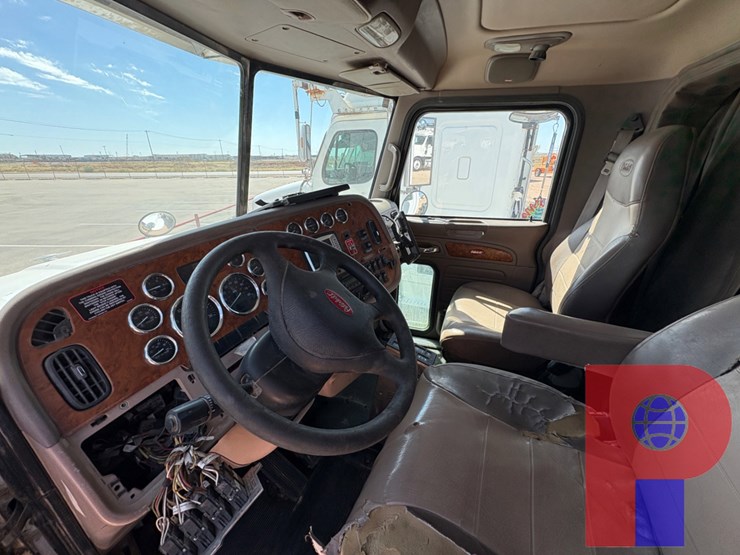 2008-peterbilt-386-image-3