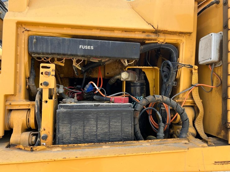 deere-750c-image-18